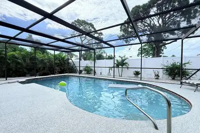 Image de Coastal Retreat – Pool, Private Fenced Yard, Near Beach, Pet, Rv & Boat Friendly