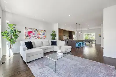 Image de Modern Spacious 4-Level Townhome-Near Downtown Atl