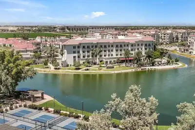 Image de Luxurious Furnished and Upscale Condo for rental in Chandler, Arizona.