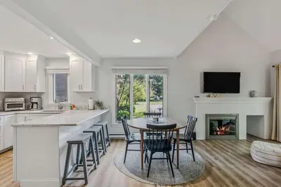 Image de Walk to Lake Pinneo, Resort - Fairway Village 3c