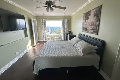 Image de Castle on the Hill Double Suites