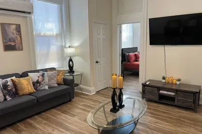 Image de Outstanding spacious 2-bedroom Apt in downtown Cincinnati with many amenities