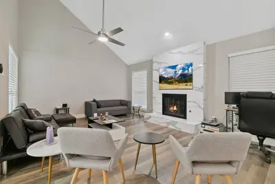 Image de Spacious 4-bedroom house in charming Carrollton, North Dallas with Ac