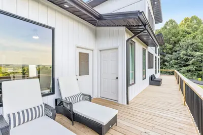 Image de Rainwater by Lauren Taylor Home