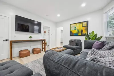 Image de Train to Nyc~7 min walk; Near American Dream/MetLife Stadium/Ewr/Prudential Cent