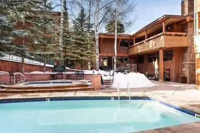 Image de Studio The Core, Convenient, Walk to Everything!