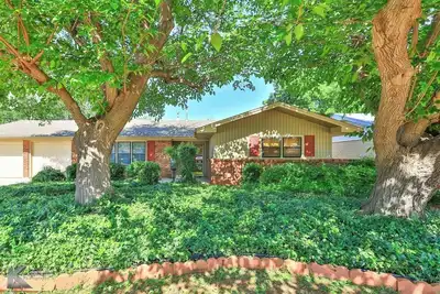 Image de Ivy Lodge (Sleeps 8 | 5 Tvs)