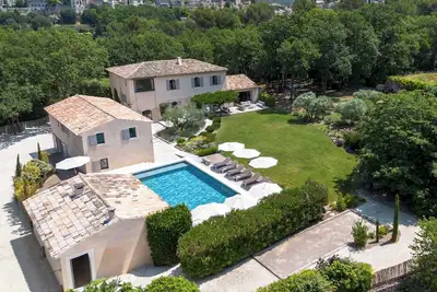 Image de Charming 9 bedroom Bastide in Ménerbes  fitness picckle ball, spa, swimming pool