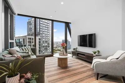 Image de New Listing! Elegant High-End Cbd Suite