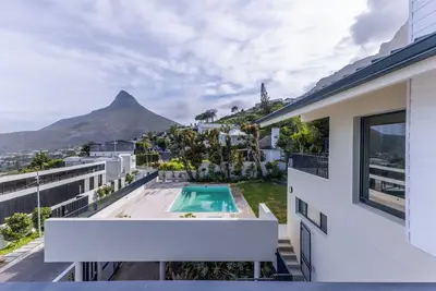 Image de New! Stylish 5 bedroom Camps Bay Villa