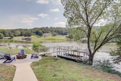 Image de Cove Life Cabin on the Lake!