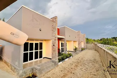 Image de Charming 4 semi-detached apartments, experience luxury living in Fort Portal.