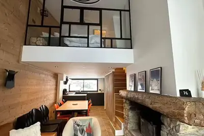 Image de Chalet bord du lac tout confort 4* au milieu du golf, retour skis aux pieds