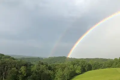 Image de Ridgeview Cottage - 6 miles to the Rock House!