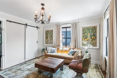 Image de Stylish Historic Cottage 5 min walk to downtown Mobile