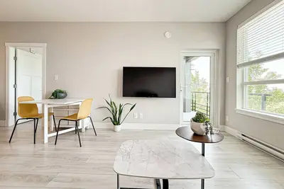 Image de Comfort, Clean Two Bedroom condo at Tsawwassen