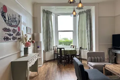 Image de Herne Bay Ground Floor 1-Bed Flat with Direct Seaview and Private Front Garden