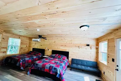 Image de Cozy cabin located on the Atv & snowmobile trail. Family & Pet Friendly