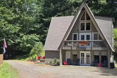 Image de 4-bedroom cabin in peaceful Lakeside Oregon