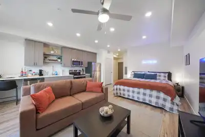 Image de Studio in Slc, Community Pool, Hot Tub, Gym! Arcade Machine! Coffee Station!