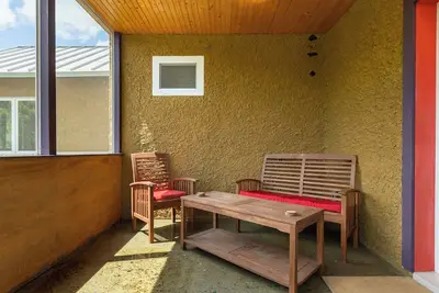 Image de Eclectic Delightful 3-Bedroom Mediterranean Style with Views in charming Canton