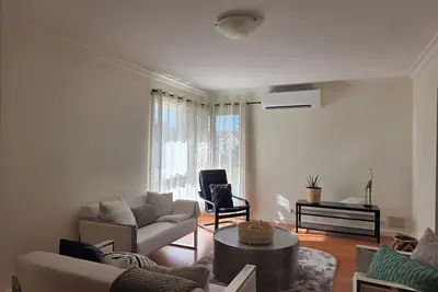 Image de 4-bedroom house in delightful Camillo with Ac