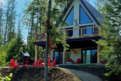 Image de Splendide A-Frame sur la Mékinac avec vue imprenable et tranquillité & Spa