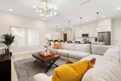 Image de Great Location  Beautiful 2-bedroom house in Mission