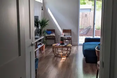 Image de Modern and Cosy 2-bedroom Family Home