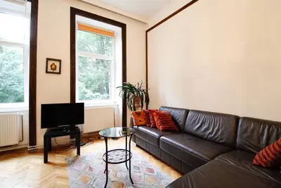 Image de Stylish 1br in Central Vienna – Sleeps 4, Garden View, King Bed & Full Kitchen