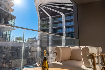 Image de Mercury Suites Designer Apartment With Rooftop Pool Access