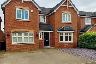 Image de Luxury 3-Bed Retreat with 75 Inch Tv, Gym, Sauna, Home Office, Xbox/Switch & Bbq