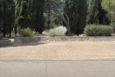 Image de Rez de chaussée de maison à 50 m de la garrigue, 18 km de Nîmes, 30 km de la mer