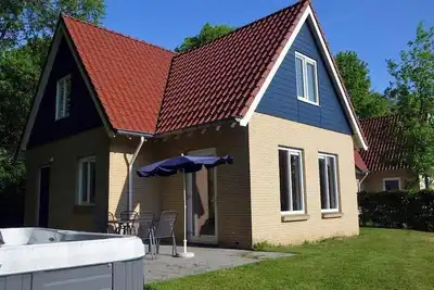 Image de 8-Person Wellness Villa