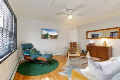 Image de Available for 2026 Apple Blossom Only! 2 Bedroom on Parade Route!