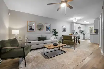 Image de Upscale 4br/3ba Townhome - Walk to Fsu Stadium