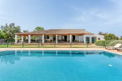 Image de Salicos House by LovelyStay