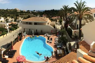 Image de 2bdr Townhouse Duplex with Pool by LovelyStay