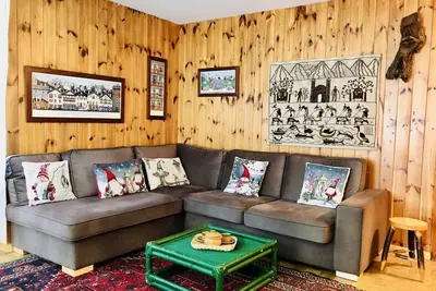 Image de GuestHost - Cozy 65 sqm apartment, perfect for four people, located on the second floor of a building without an elevator. The property is located in Courmayeur, a renowned Alpine resort at the foot of Mont Blanc, ideal for mountain lovers year-round. Its