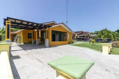 Image de Cozy Cove Villa in Drax Hall