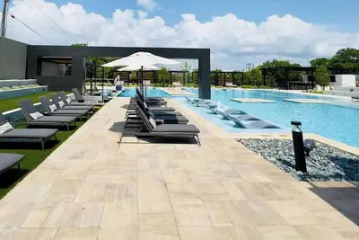 Image de Vibrant 2br w/ Pool + Game Room near Q2 Stadium