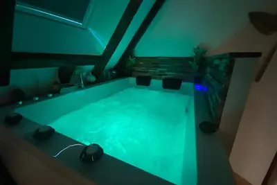 Image de Love Room avec Jacuzzi en plein centre ville