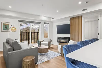 Image de Rooftop Hot Tubs 2Bd 2Ba Corner Unit w Views