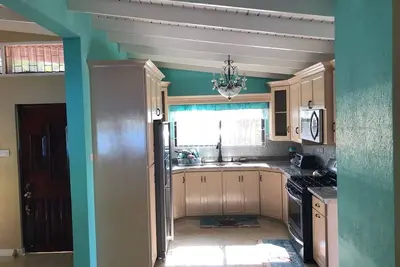 Image de Charming 2-bedroom house in tranquil Upper Villa with Ac