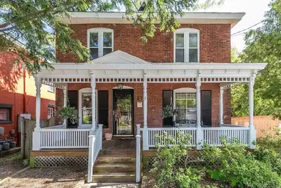 Image de Gorgeous 4 bd - steps from Church St; Lake Champlain