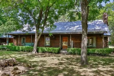 Image de 3-bedroom cabin in wonderful Valley View with hot tub! Sleeps 6!