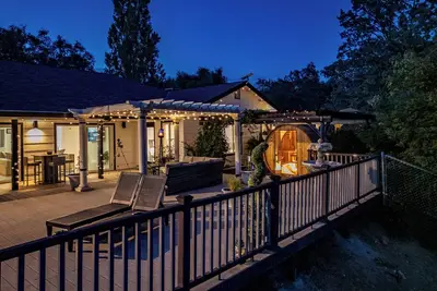 Image de New Yosemite Luxe Family-Theater-Sauna-Spa-Ev-Poker Table-Game Room-Pool table