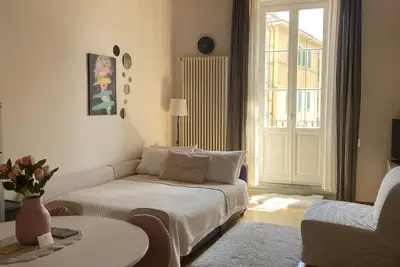 Image de A once in a lifetime experience under the shadow of the Leaning Tower