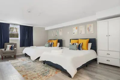 Image de Family-friendly Unit with Free Guest Parking and a Fully Equipped Kitchen