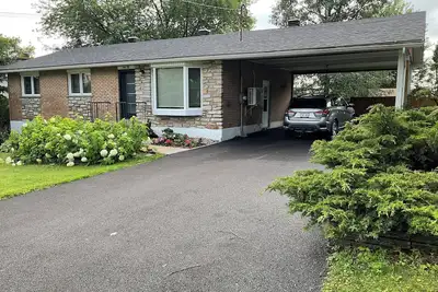 Image de Entre Montréal et Tremblant, logement complet  à proximité d3 tous les services.